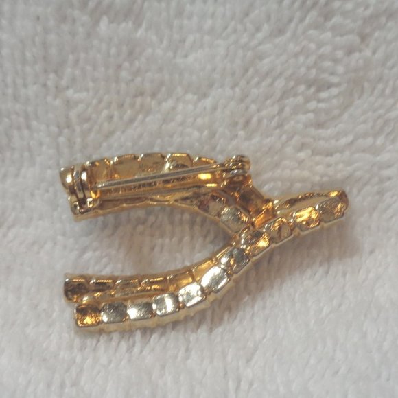 Beautiful Rhinestone wish Brooch - Picture 3 of 3